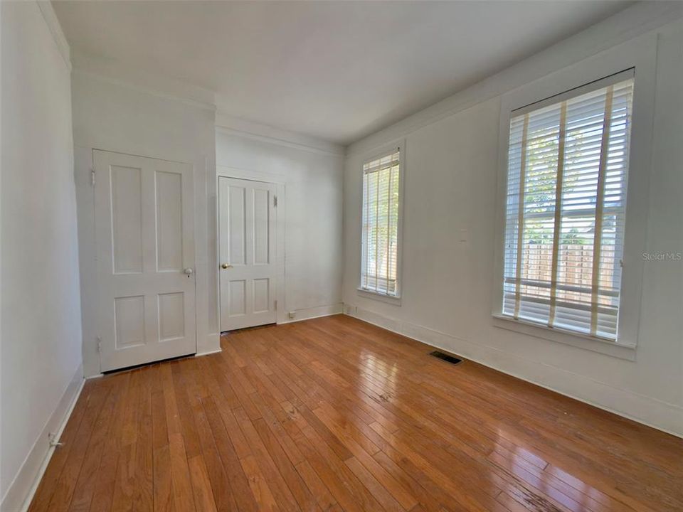 For Sale: $275,000 (3 beds, 2 baths, 1738 Square Feet)