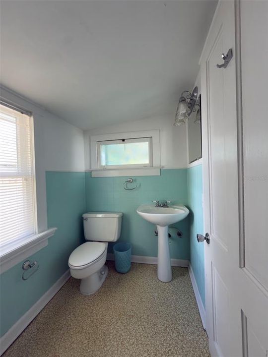 For Sale: $275,000 (3 beds, 2 baths, 1738 Square Feet)