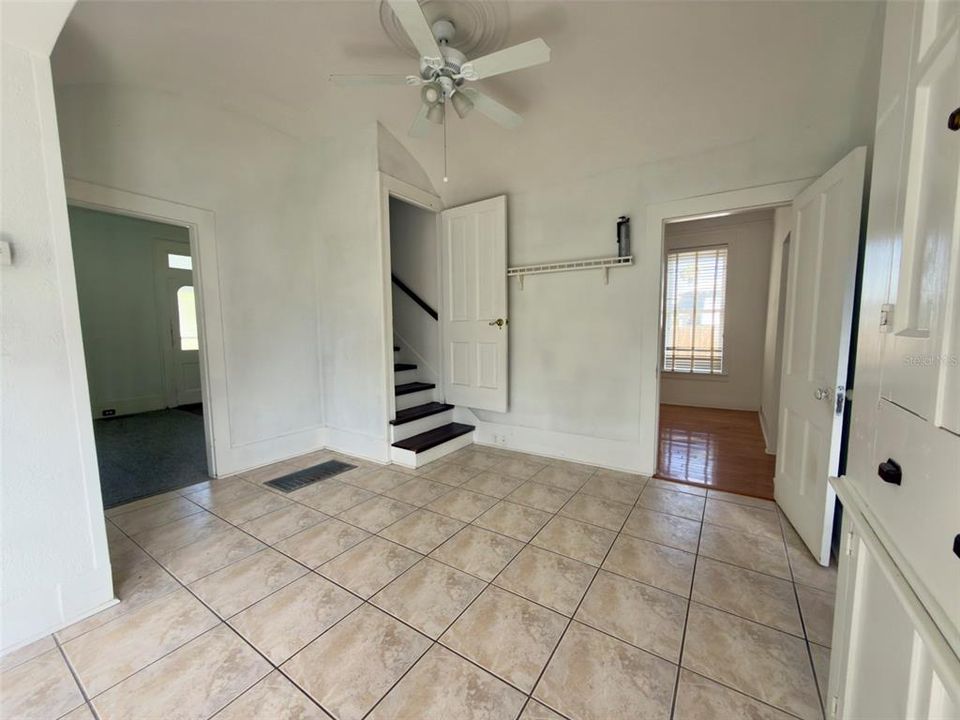 For Sale: $275,000 (3 beds, 2 baths, 1738 Square Feet)