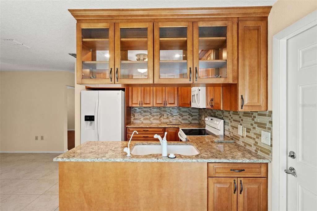 For Sale: $229,700 (2 beds, 2 baths, 1369 Square Feet)