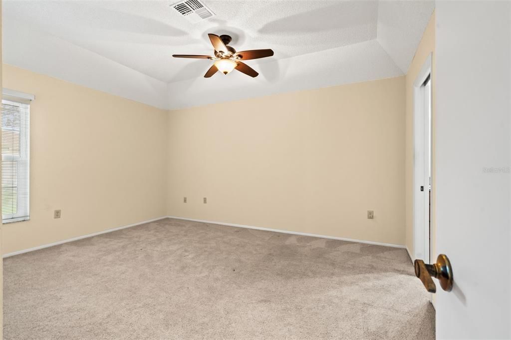 For Sale: $229,700 (2 beds, 2 baths, 1369 Square Feet)