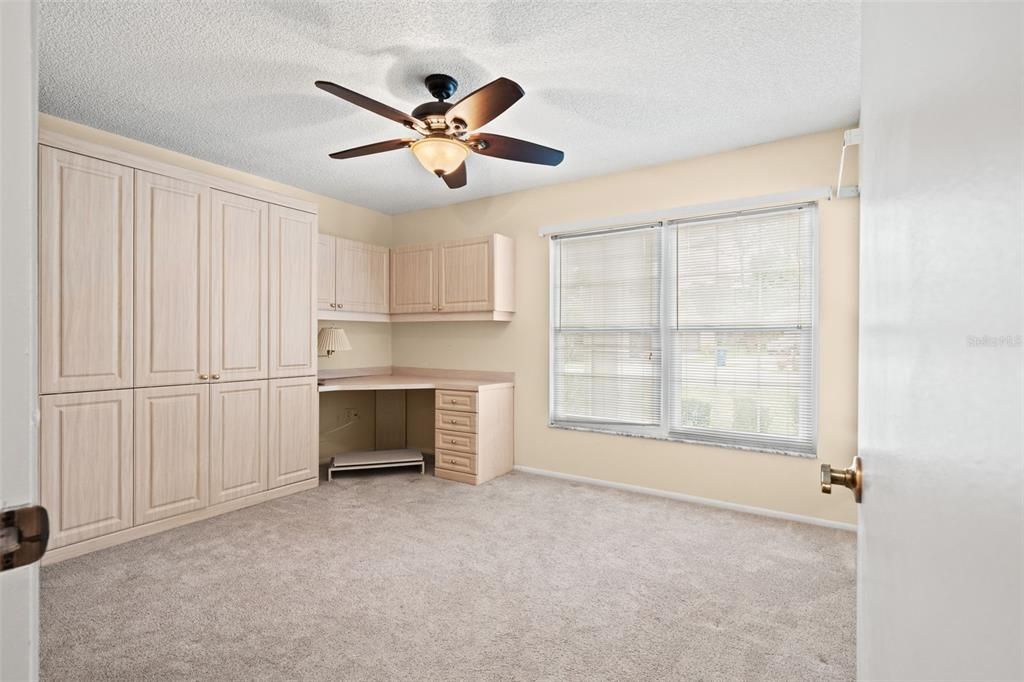 For Sale: $229,700 (2 beds, 2 baths, 1369 Square Feet)