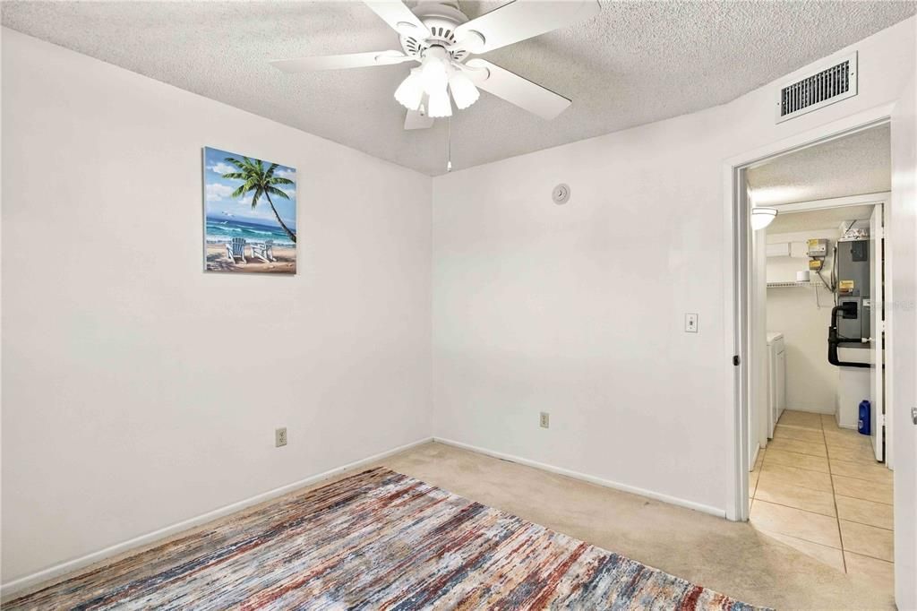 For Sale: $165,000 (2 beds, 2 baths, 941 Square Feet)