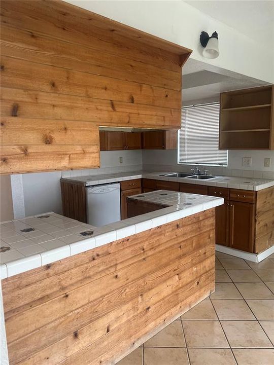 For Sale: $135,500 (2 beds, 2 baths, 1248 Square Feet)