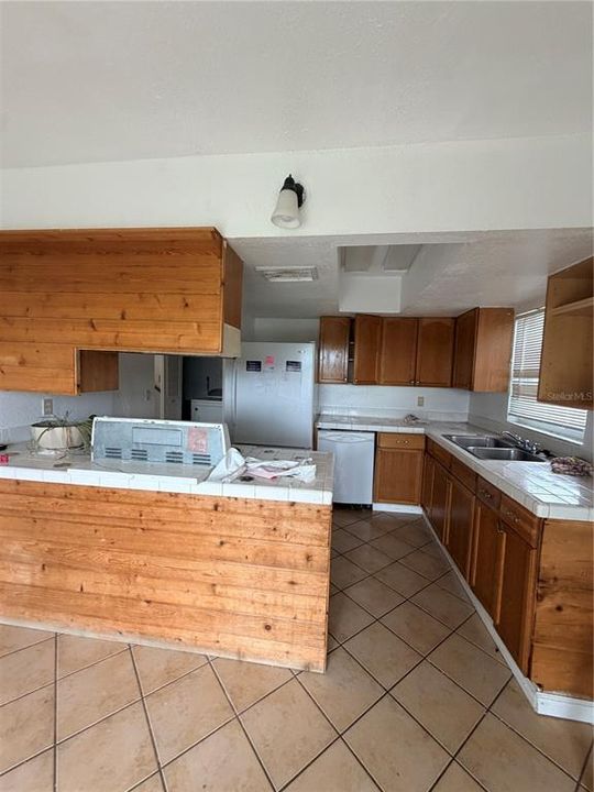 For Sale: $135,500 (2 beds, 2 baths, 1248 Square Feet)