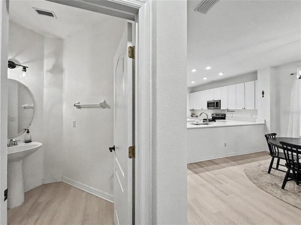 En Venta: $639,500 (4 camas, 2 baños, 2460 Pies cuadrados)