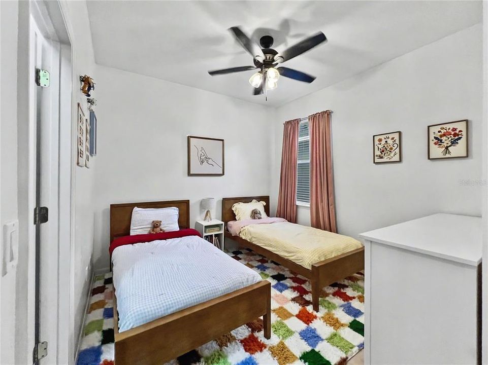 En Venta: $639,500 (4 camas, 2 baños, 2460 Pies cuadrados)