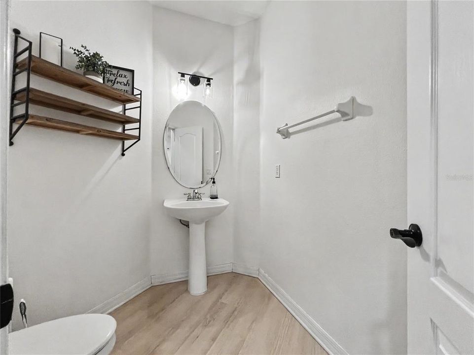 En Venta: $639,500 (4 camas, 2 baños, 2460 Pies cuadrados)