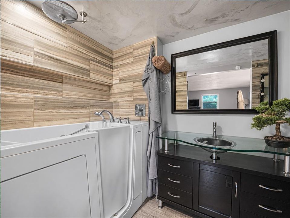 For Sale: $849,999 (4 beds, 3 baths, 2636 Square Feet)