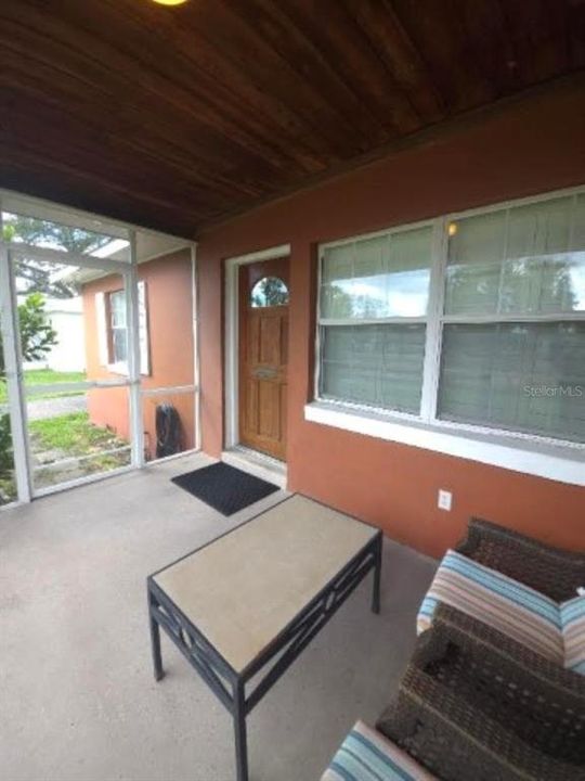 For Rent: $1,999 (2 beds, 1 baths, 1404 Square Feet)