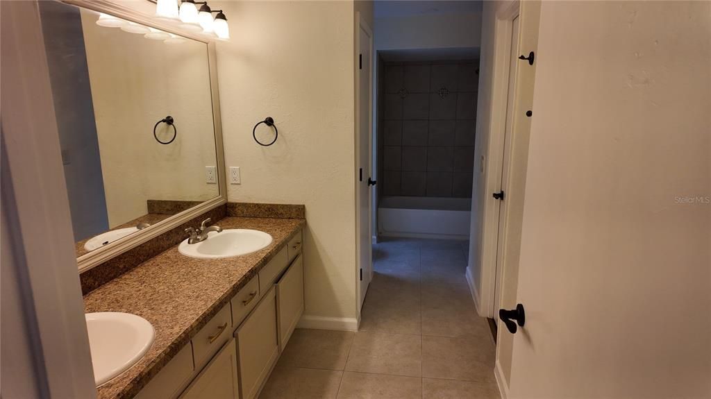 En Venta: $425,000 (3 camas, 2 baños, 1635 Pies cuadrados)