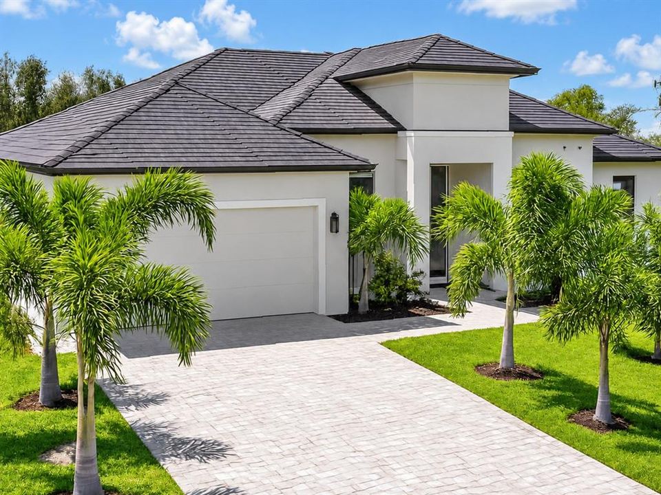 For Sale: $674,900 (3 beds, 2 baths, 2245 Square Feet)