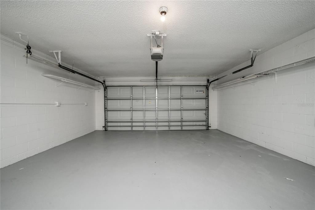 For Sale: $378,000 (3 beds, 2 baths, 1563 Square Feet)