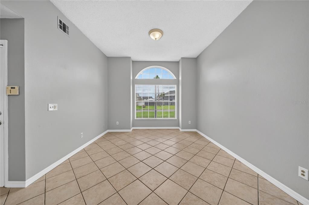 For Sale: $378,000 (3 beds, 2 baths, 1563 Square Feet)