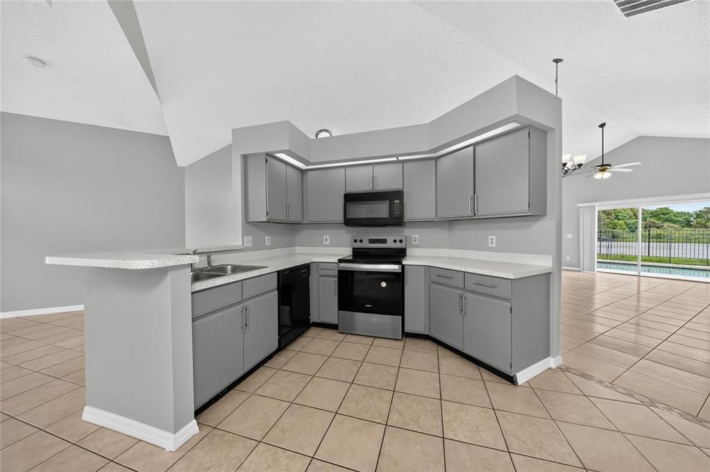 For Sale: $378,000 (3 beds, 2 baths, 1563 Square Feet)