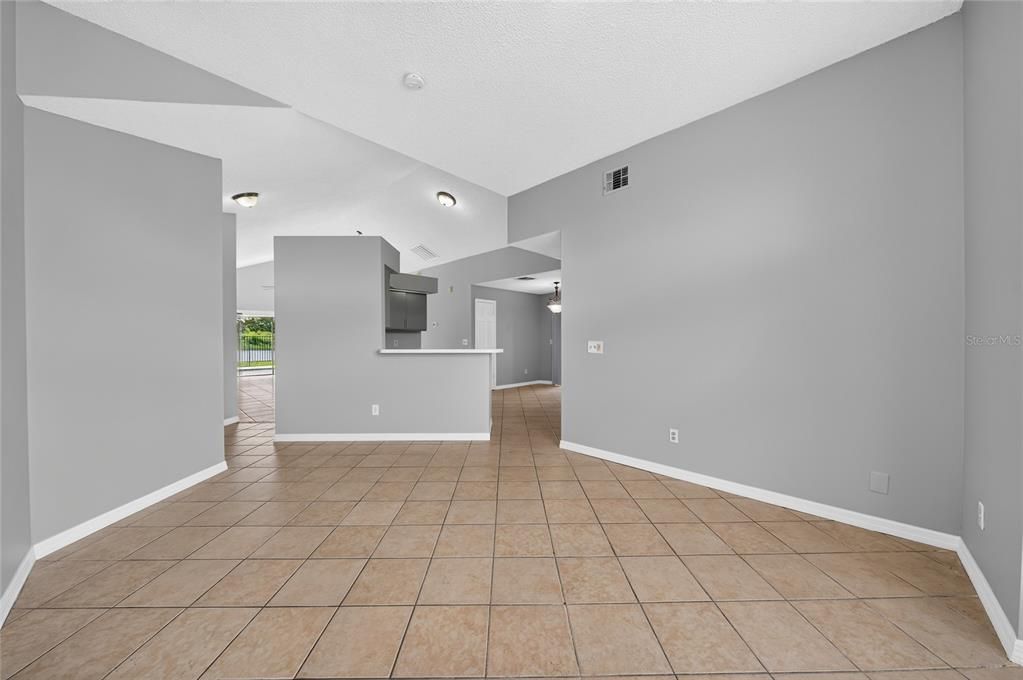 For Sale: $378,000 (3 beds, 2 baths, 1563 Square Feet)