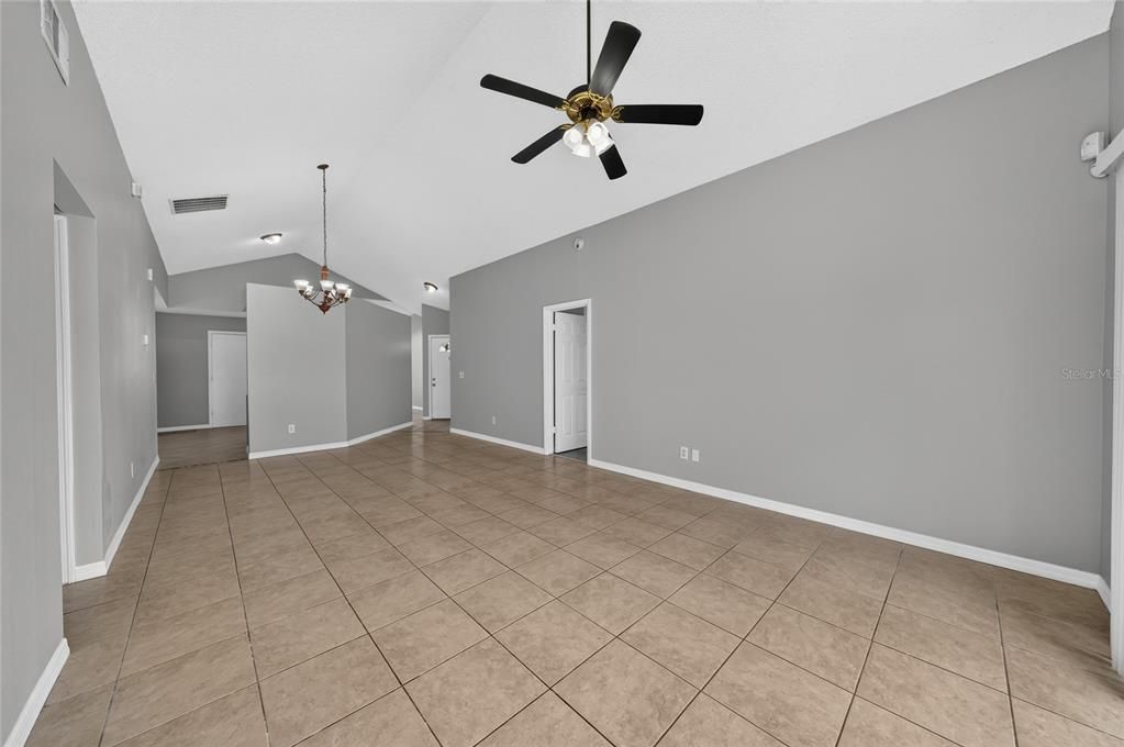 For Sale: $378,000 (3 beds, 2 baths, 1563 Square Feet)