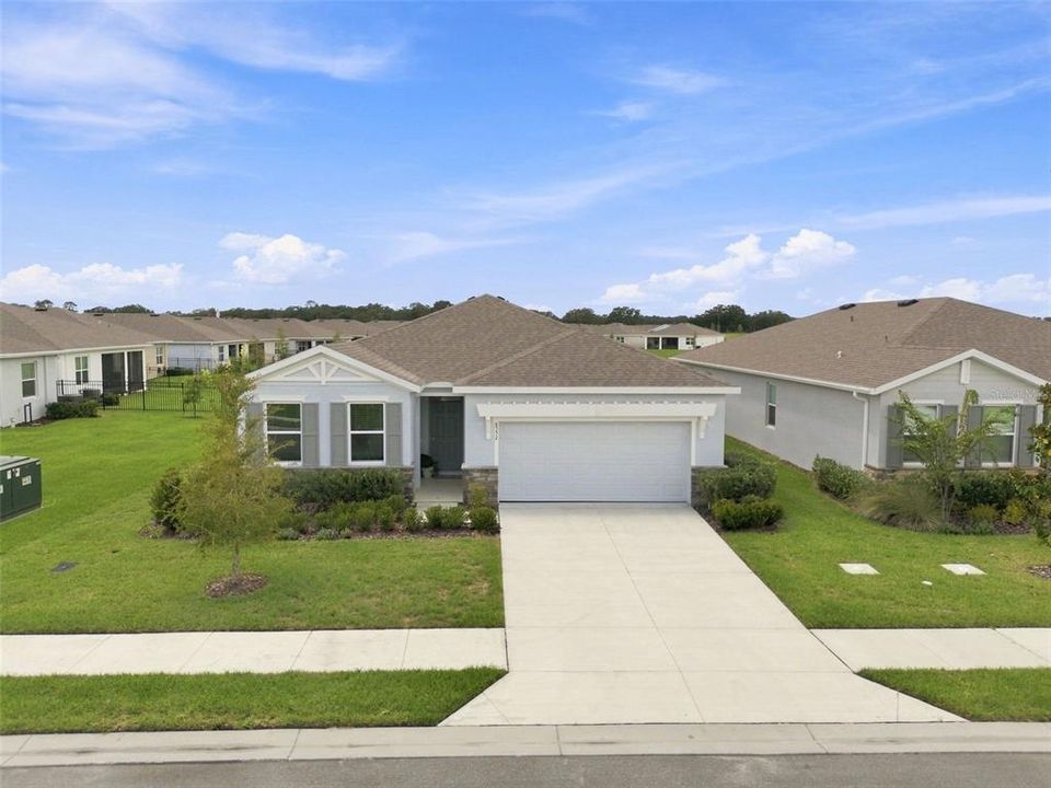 For Rent: $2,300 (4 beds, 2 baths, 2031 Square Feet)