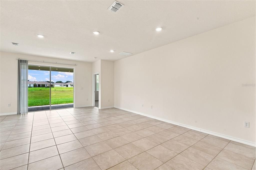 For Rent: $2,300 (4 beds, 2 baths, 2031 Square Feet)