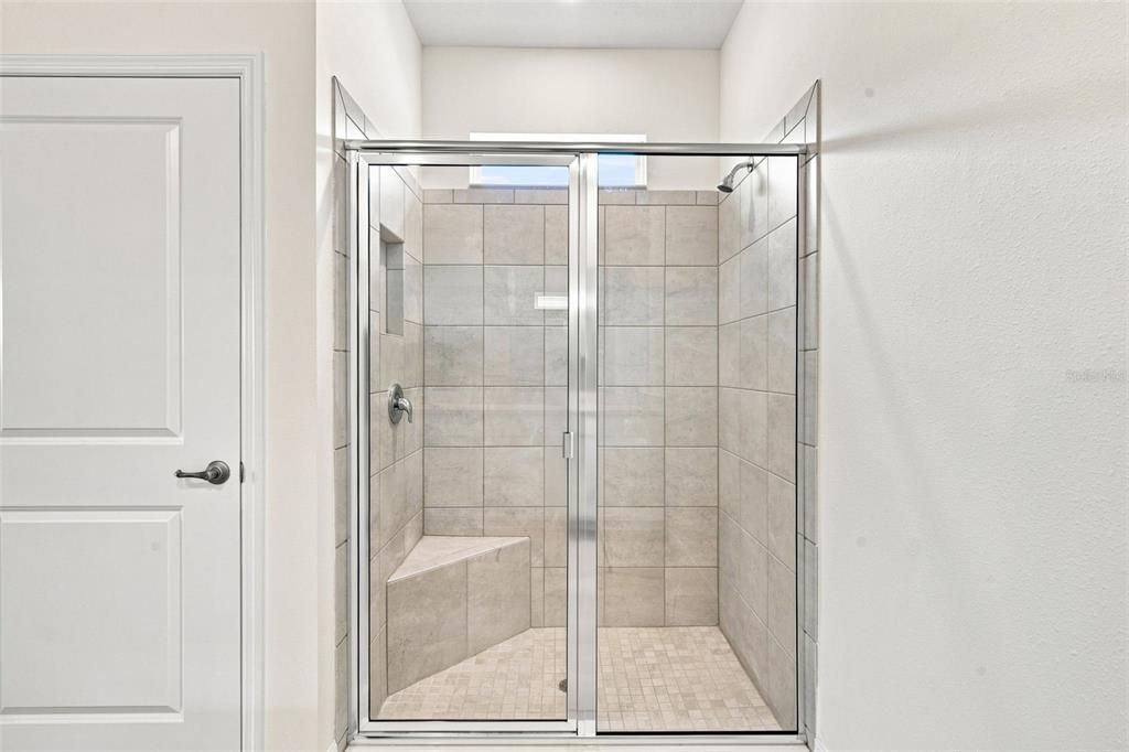 For Rent: $2,300 (4 beds, 2 baths, 2031 Square Feet)