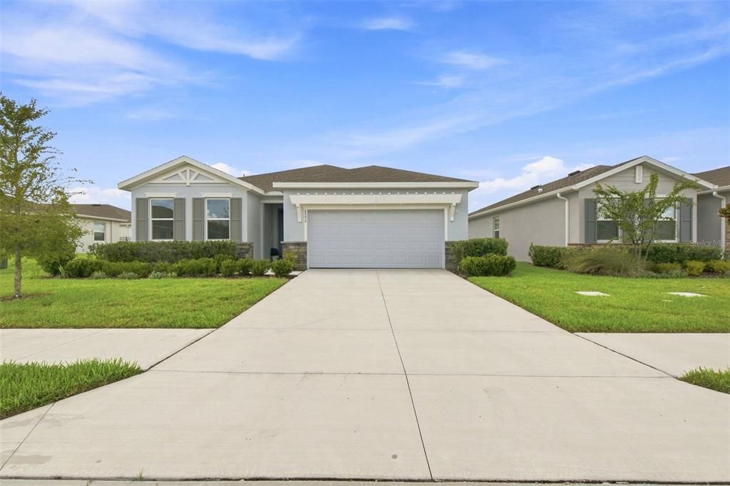 For Rent: $2,300 (4 beds, 2 baths, 2031 Square Feet)