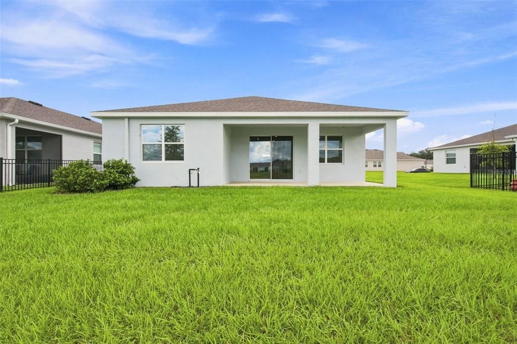 For Rent: $2,300 (4 beds, 2 baths, 2031 Square Feet)
