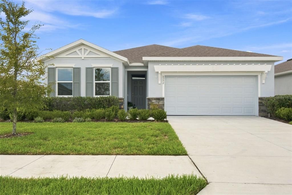 For Rent: $2,300 (4 beds, 2 baths, 2031 Square Feet)