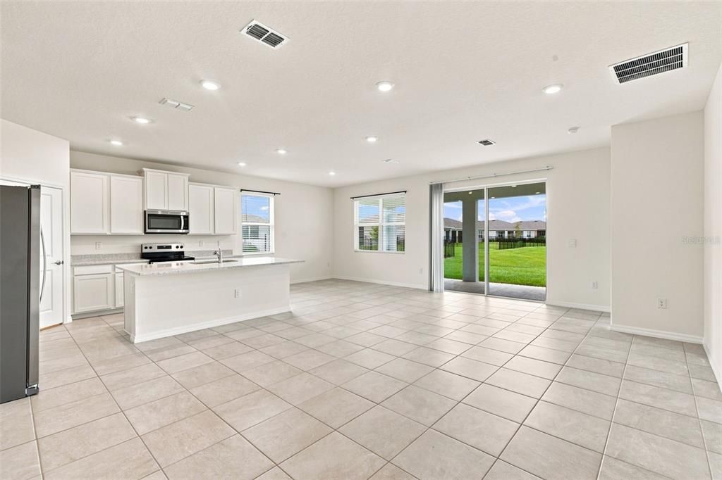For Rent: $2,300 (4 beds, 2 baths, 2031 Square Feet)