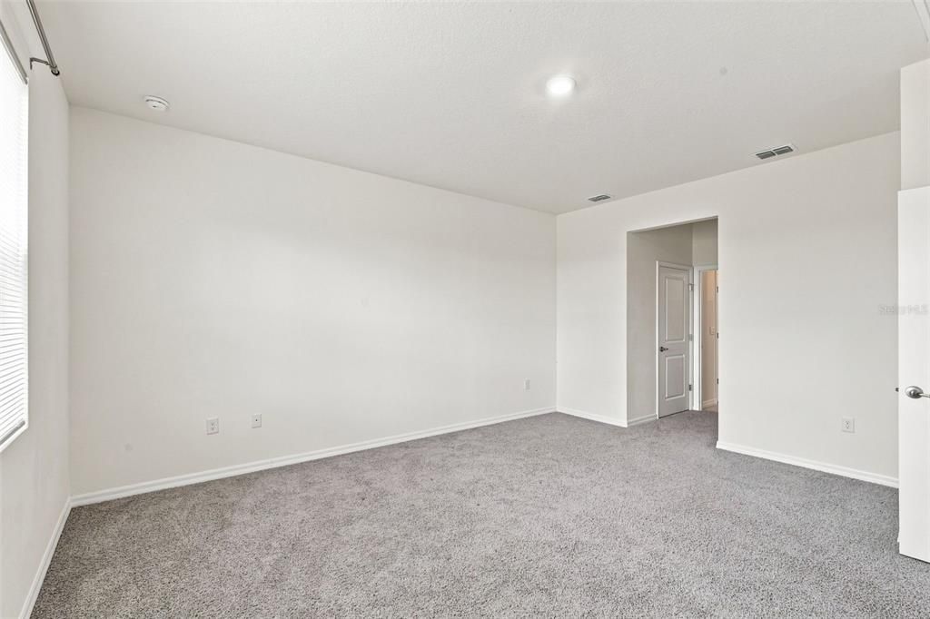 For Rent: $2,300 (4 beds, 2 baths, 2031 Square Feet)