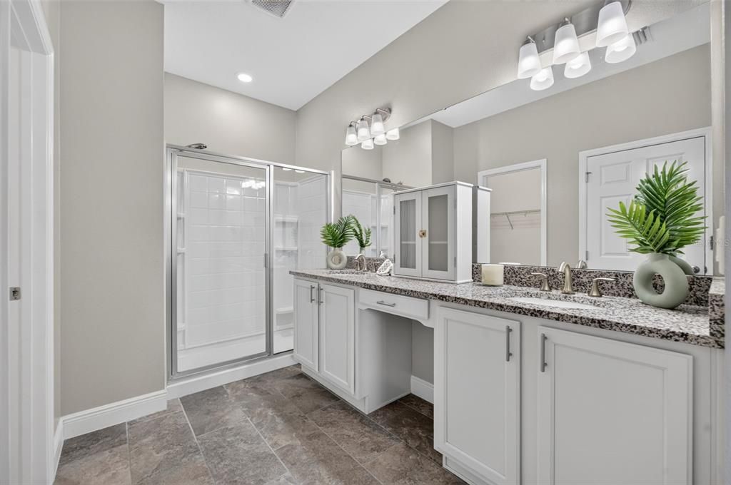 For Sale: $325,000 (3 beds, 2 baths, 1644 Square Feet)