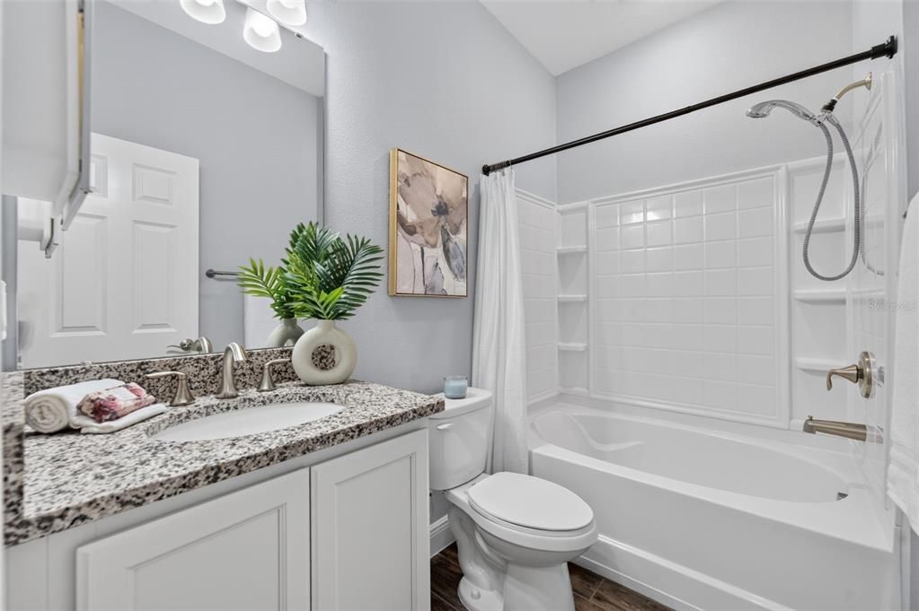 For Sale: $325,000 (3 beds, 2 baths, 1644 Square Feet)