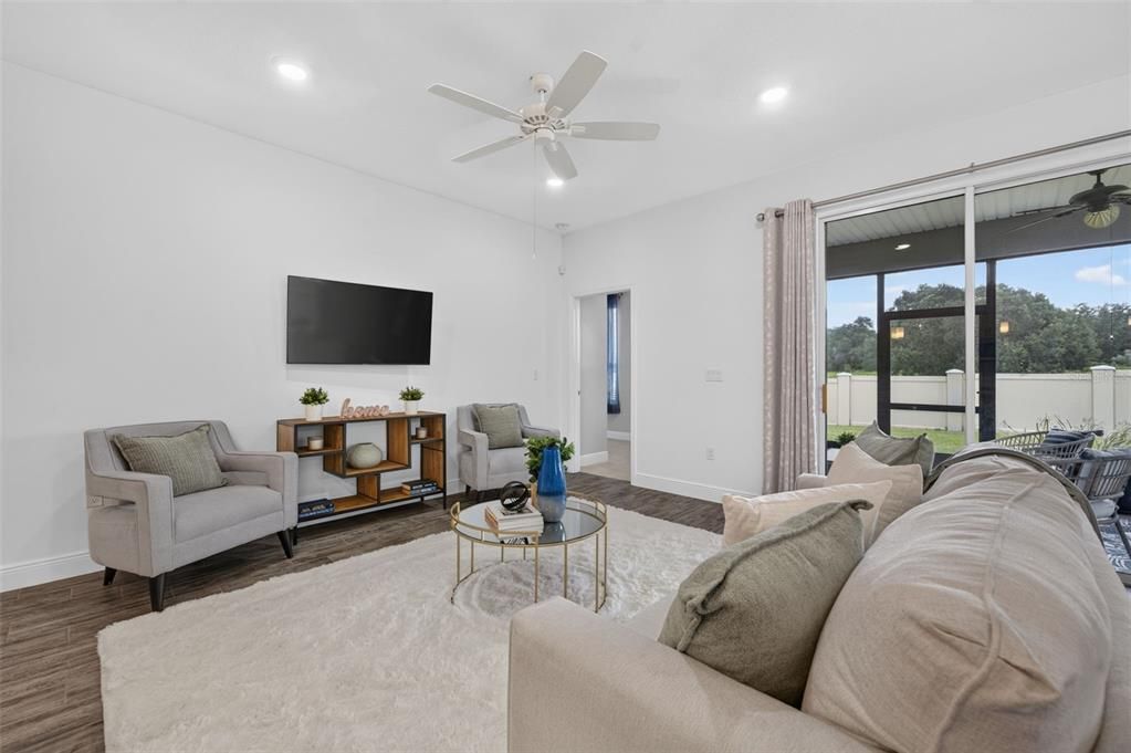 For Sale: $325,000 (3 beds, 2 baths, 1644 Square Feet)