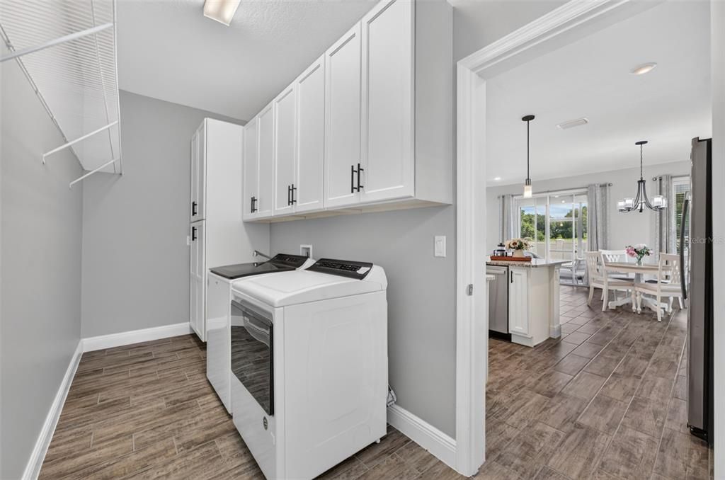 For Sale: $325,000 (3 beds, 2 baths, 1644 Square Feet)