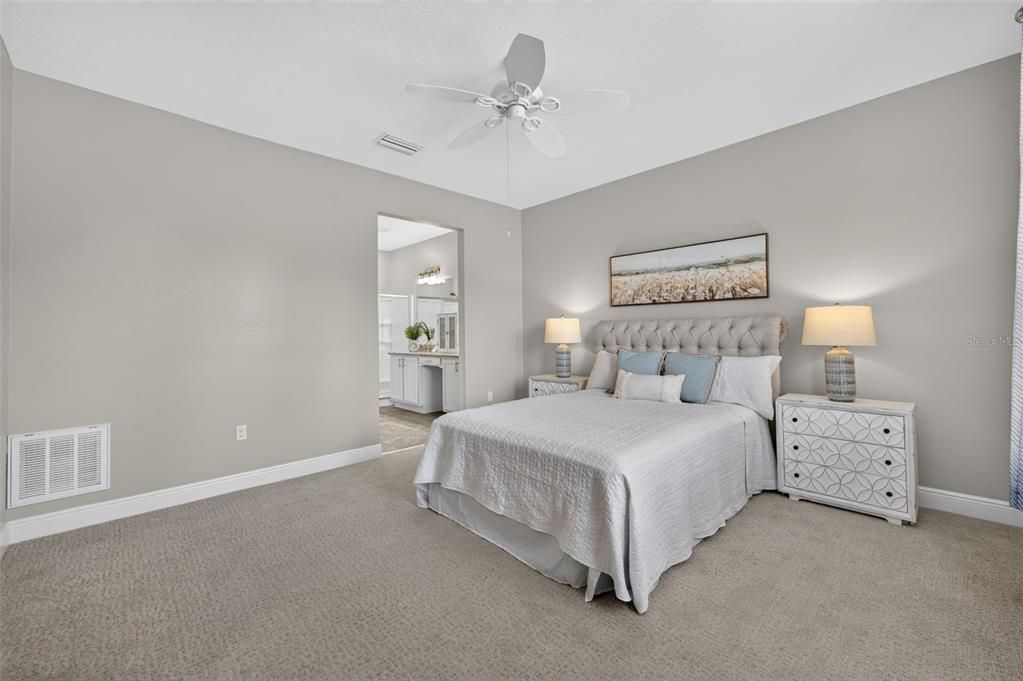 For Sale: $325,000 (3 beds, 2 baths, 1644 Square Feet)