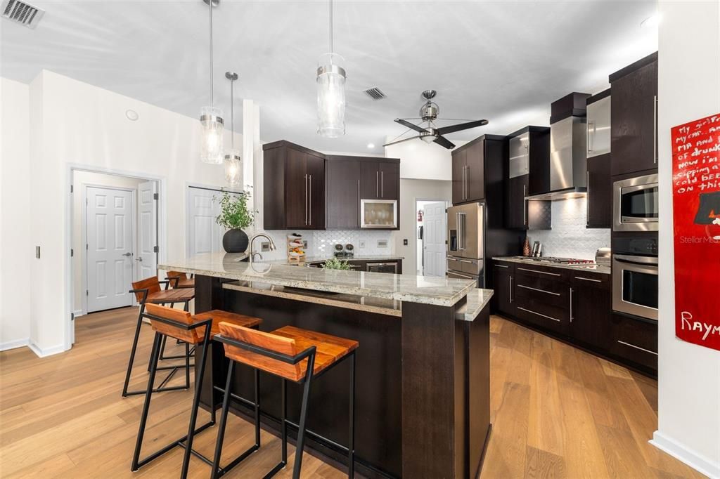 En Venta: $879,000 (5 camas, 3 baños, 2797 Pies cuadrados)