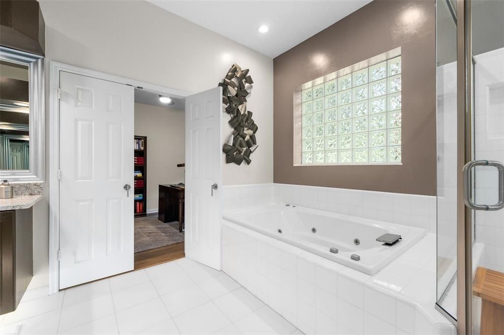 En Venta: $879,000 (5 camas, 3 baños, 2797 Pies cuadrados)