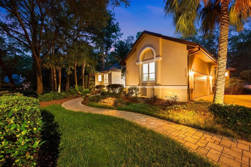 En Venta: $879,000 (5 camas, 3 baños, 2797 Pies cuadrados)