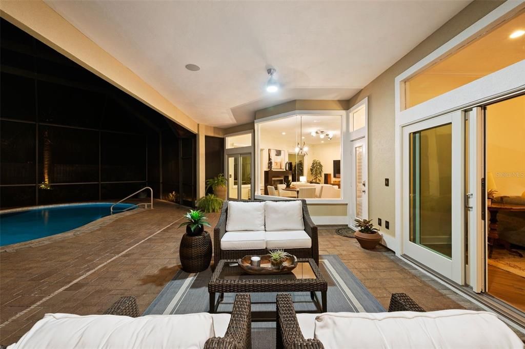 En Venta: $879,000 (5 camas, 3 baños, 2797 Pies cuadrados)
