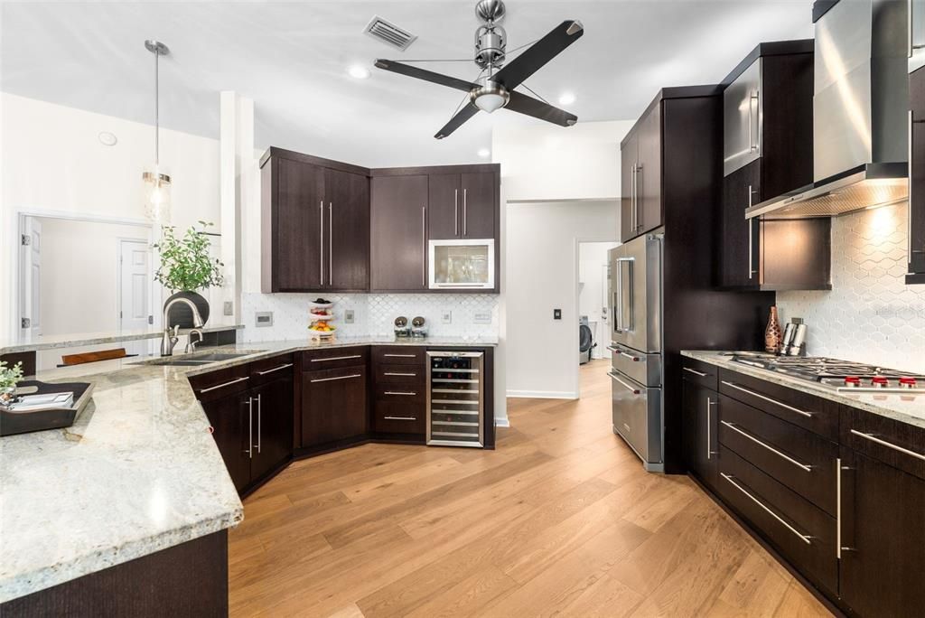 En Venta: $879,000 (5 camas, 3 baños, 2797 Pies cuadrados)