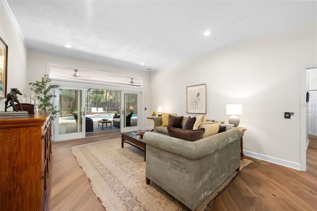 En Venta: $879,000 (5 camas, 3 baños, 2797 Pies cuadrados)