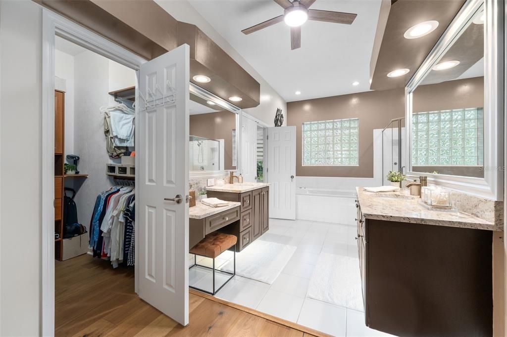 En Venta: $879,000 (5 camas, 3 baños, 2797 Pies cuadrados)