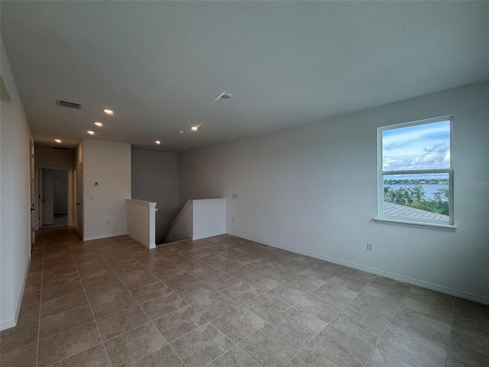 For Sale: $995,000 (6 beds, 5 baths, 3998 Square Feet)