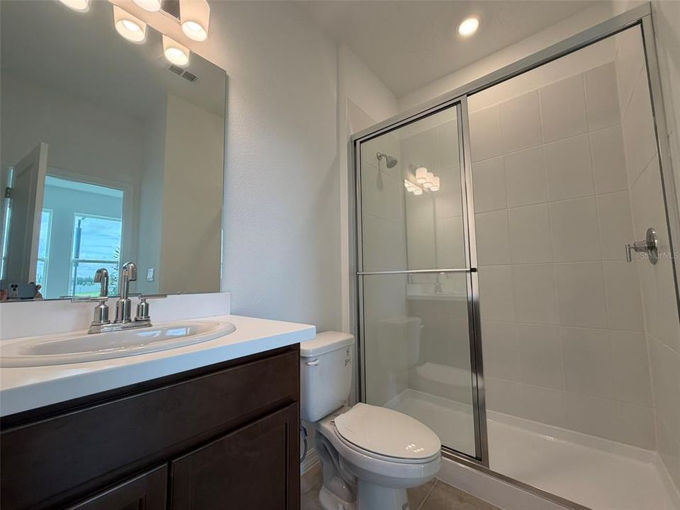 For Sale: $995,000 (6 beds, 5 baths, 3998 Square Feet)