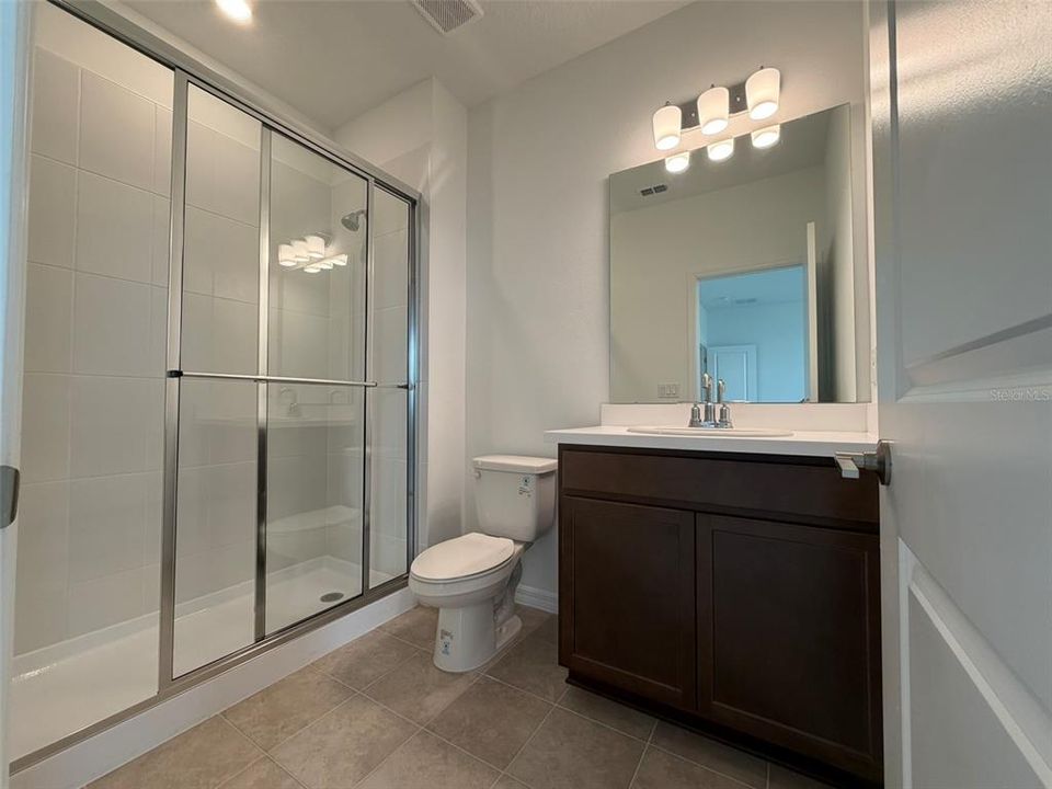 For Sale: $995,000 (6 beds, 5 baths, 3998 Square Feet)