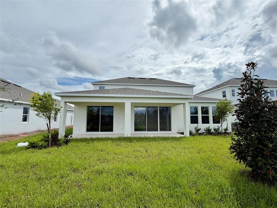 For Sale: $995,000 (6 beds, 5 baths, 3998 Square Feet)