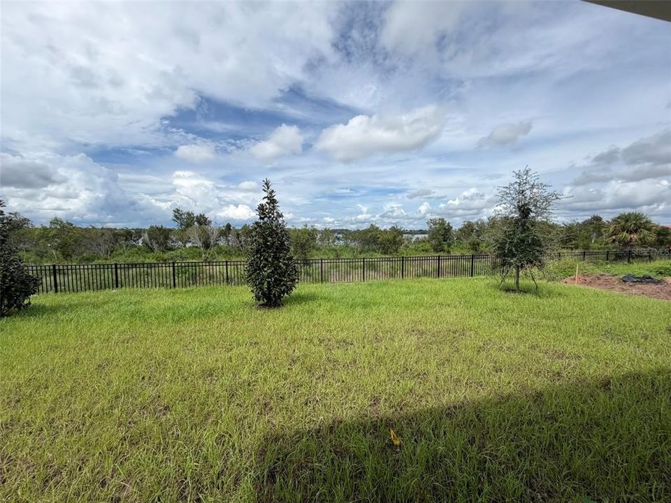 For Sale: $995,000 (6 beds, 5 baths, 3998 Square Feet)