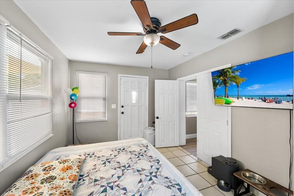 For Sale: $479,900 (3 beds, 2 baths, 1187 Square Feet)