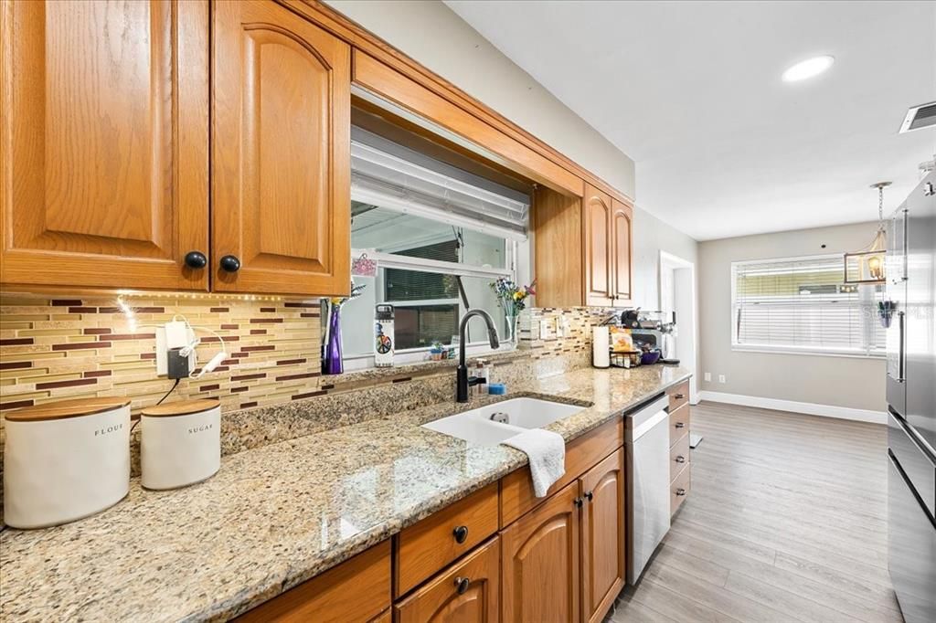 For Sale: $479,900 (3 beds, 2 baths, 1187 Square Feet)