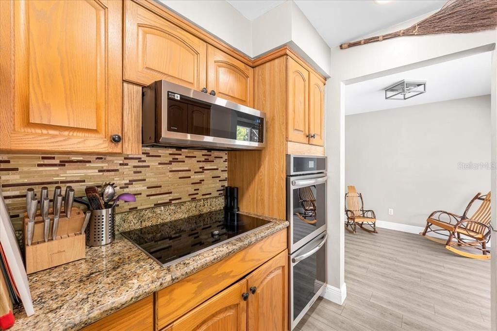 For Sale: $479,900 (3 beds, 2 baths, 1187 Square Feet)