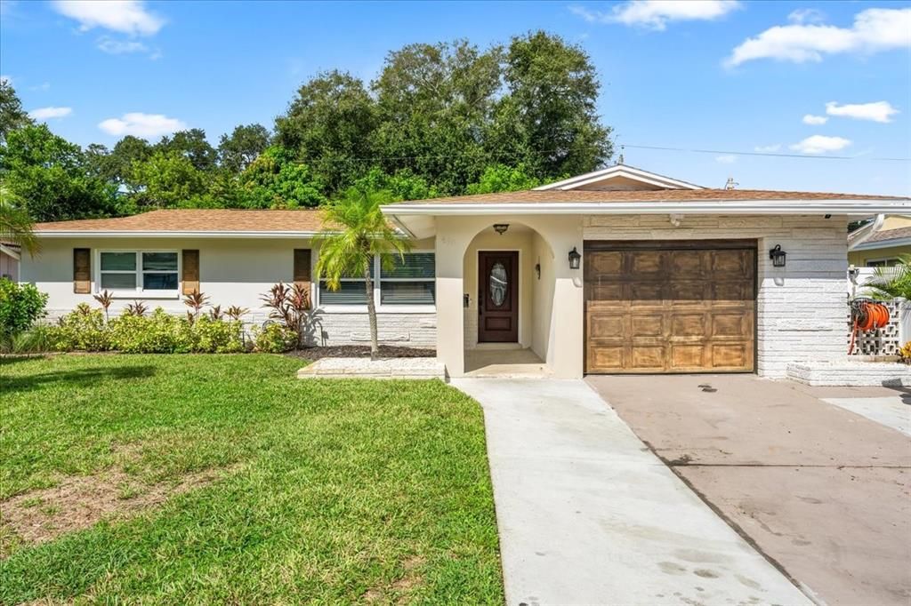 For Sale: $479,900 (3 beds, 2 baths, 1187 Square Feet)